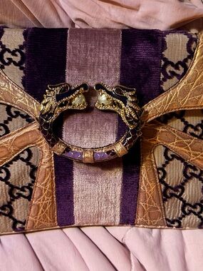 Gucci Purple Velvet & Gold-Tone Dragon-Accent Women’s Clutch